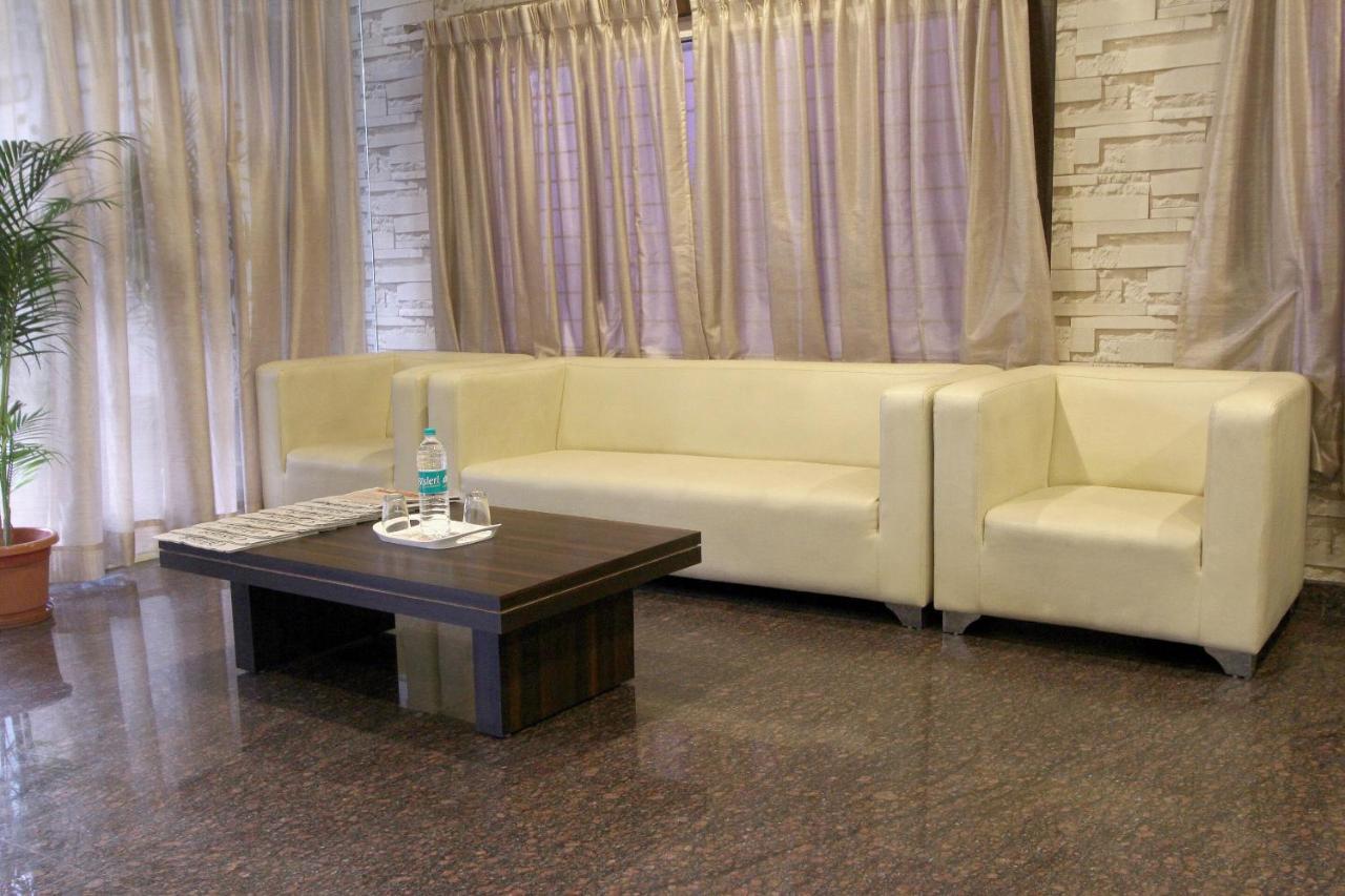 Capital O 70534 Habitat Suites And Rooms Bangalore Exterior foto
